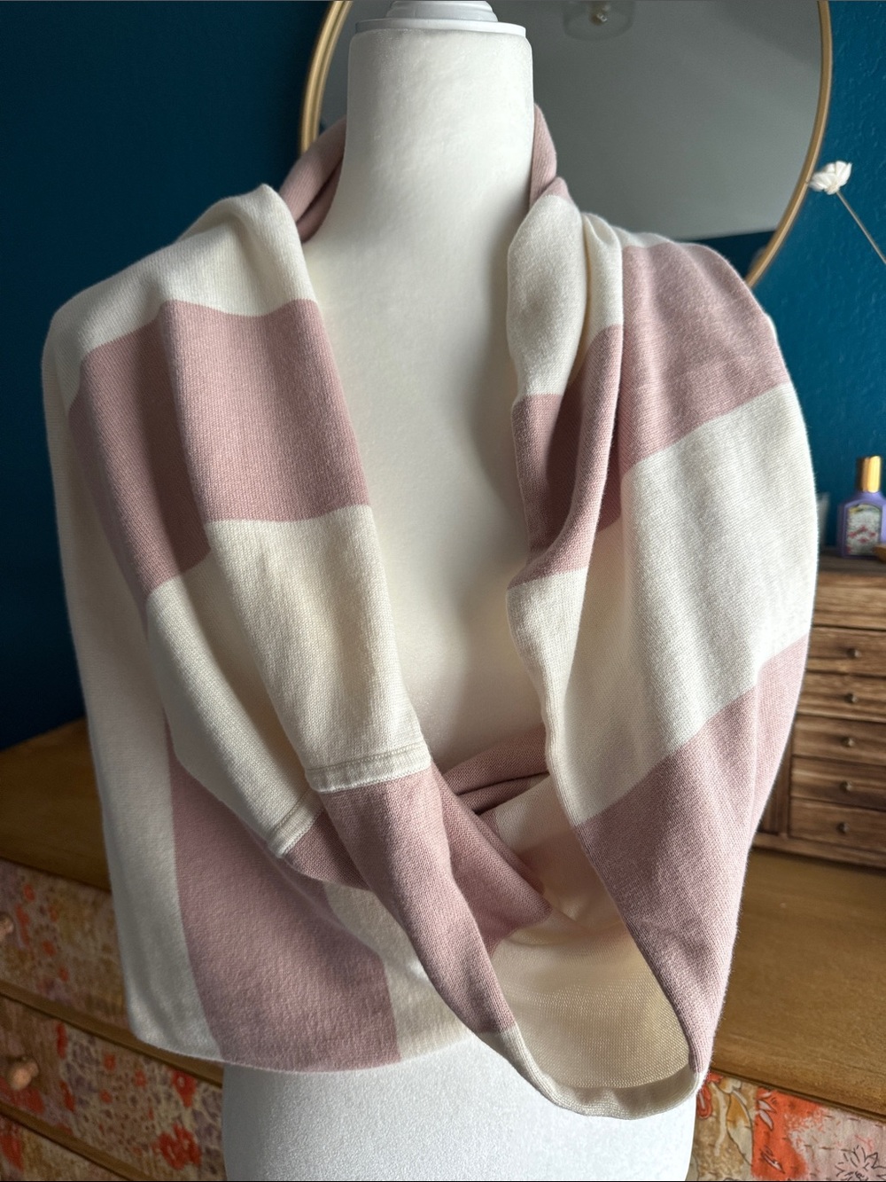 🍋LULU LEMON🍋Striped Pink and Cream Infinity Scarf